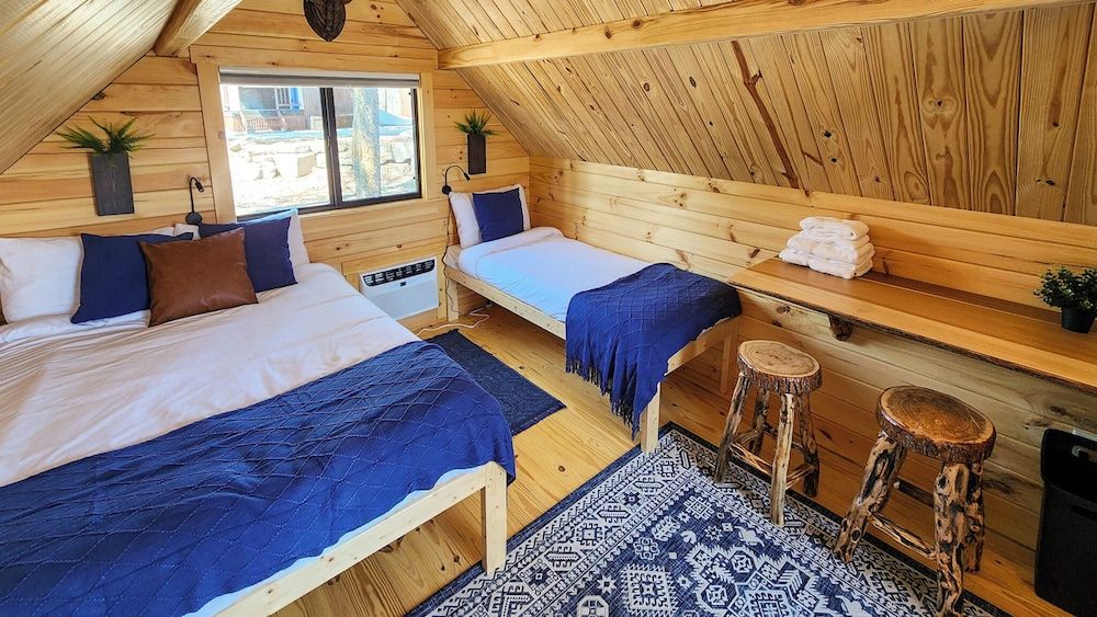 Blue Buffalo Resort Pine Cabin (Dry Cabin - No Running Water) 2