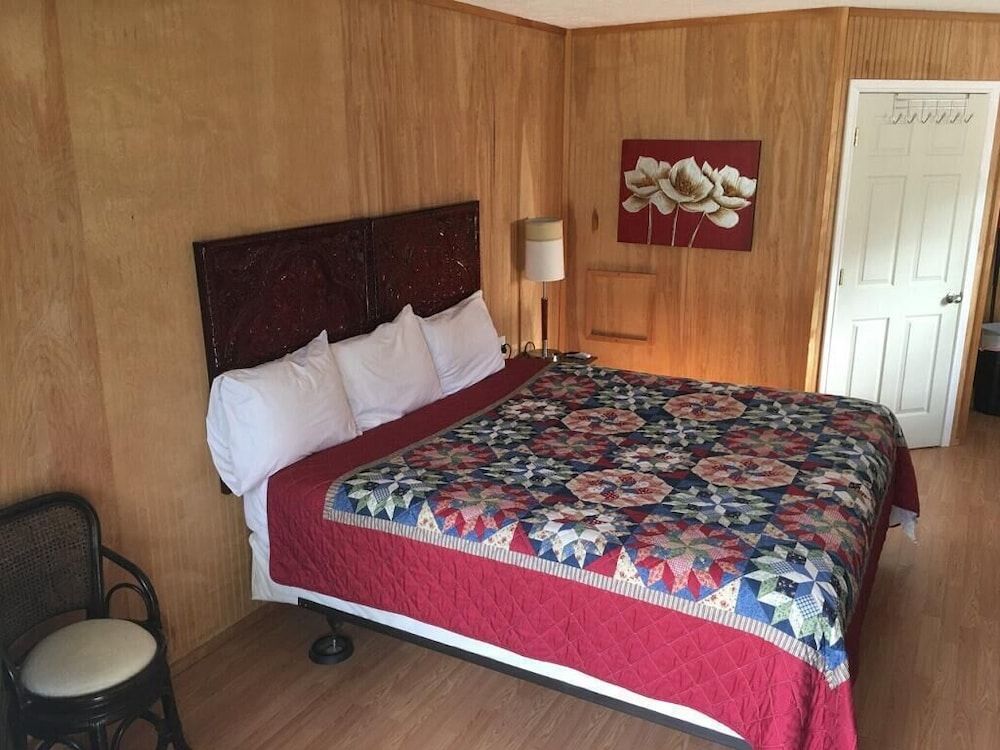 Deluxe Cabin, 1 King Bed
