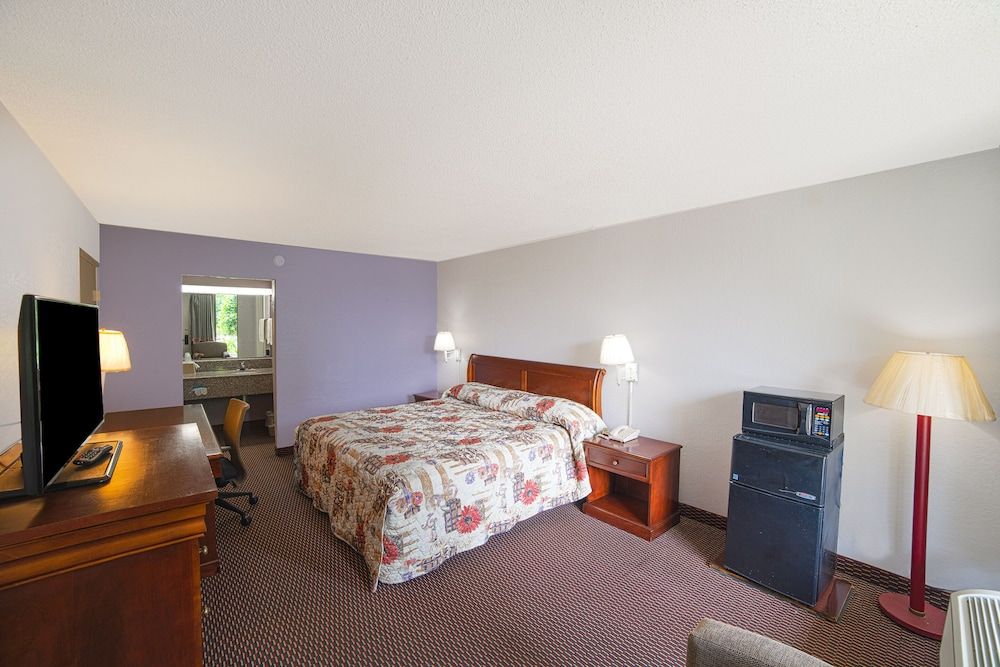 Room, 1 King Bed, Non Smoking