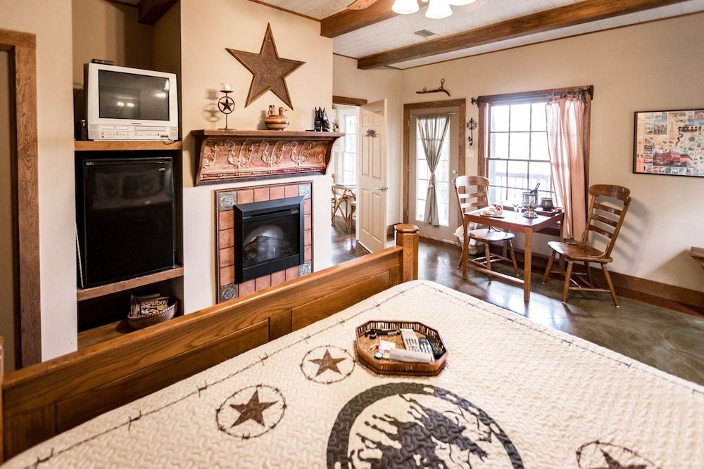Lone Star Luxury Suite