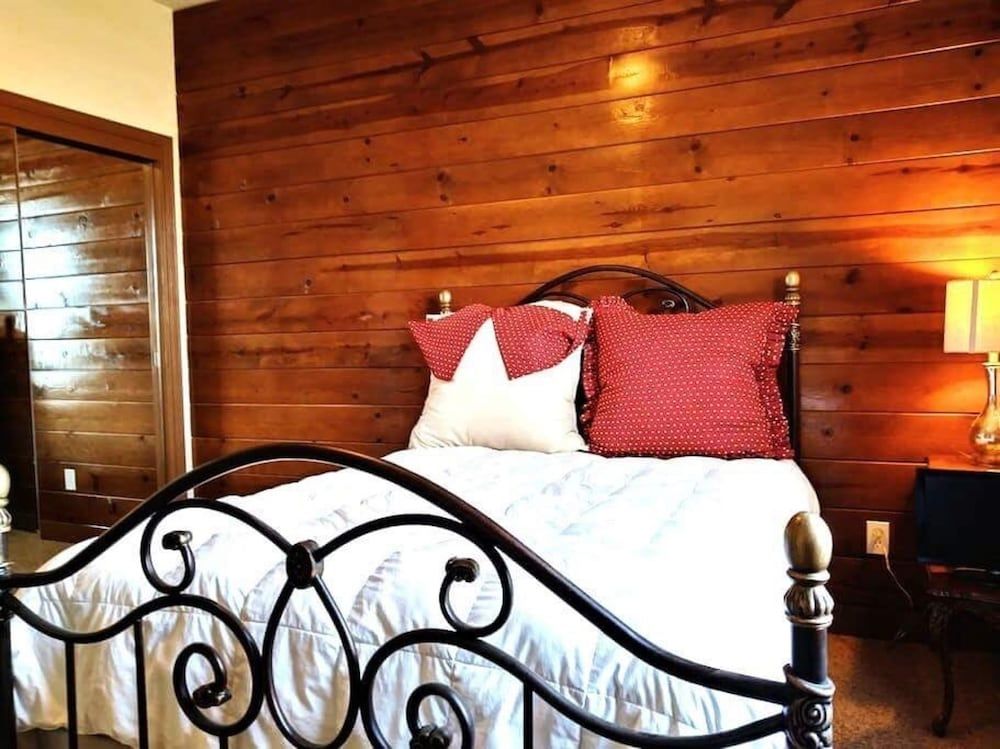 Luxury House, Multiple Beds, Park View
