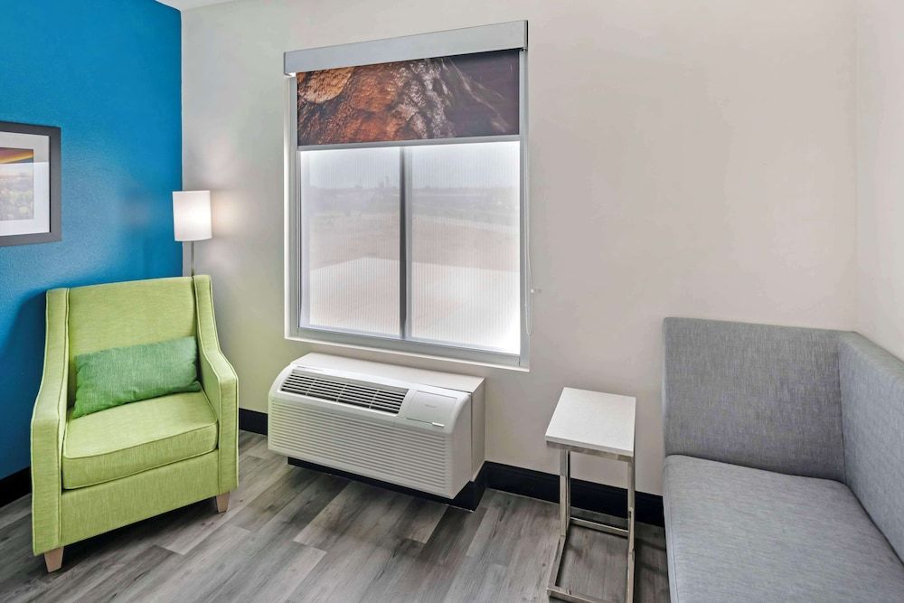 Best Western Plus Executive Residency Carlsbad Hotel Standard Room, 2 Queen Beds, Non Smoking, Kitchen 4