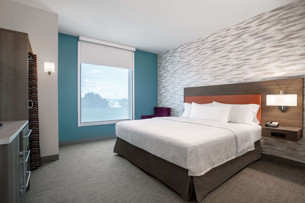 Home2 Suites By Hilton Calhoun Studio Suite, 1 King Bed, Accessible (Roll-In Shower) 2