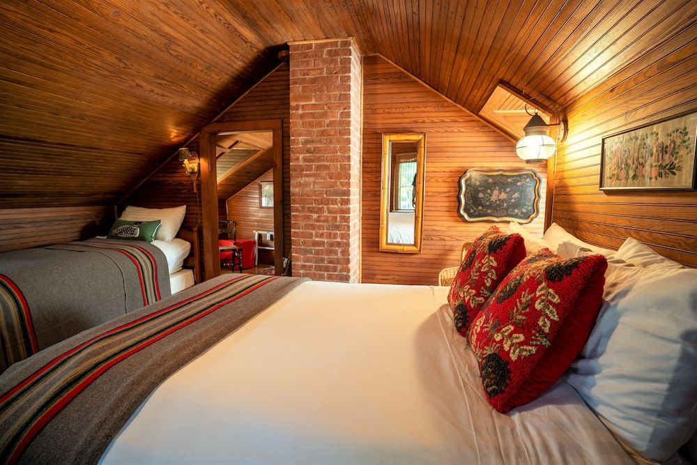 Lake Placid Stagecoach Inn Dewey Day XL Suite