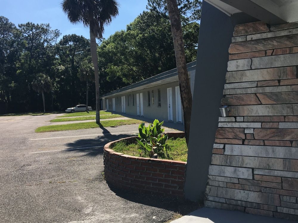 Skylark Motel Room, 2 Double Beds, Non Smoking 4