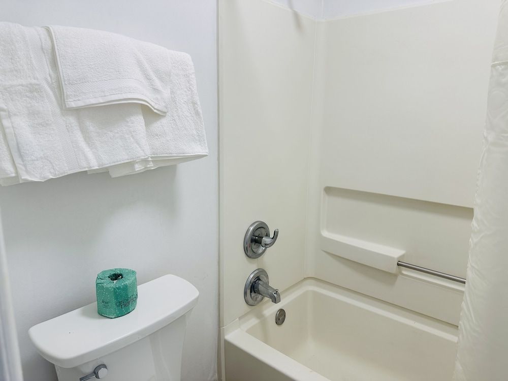 Astoria North Extended Stay Standard Room 6