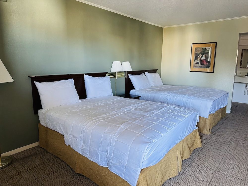 Astoria North Extended Stay Basic Double Room