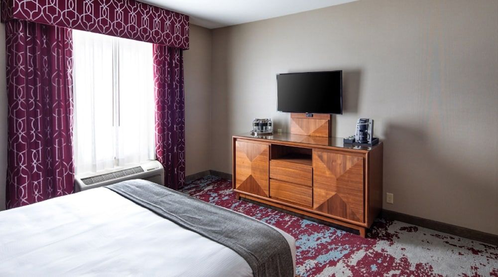 Deluxe Room, 1 King Bed, Non Smoking
