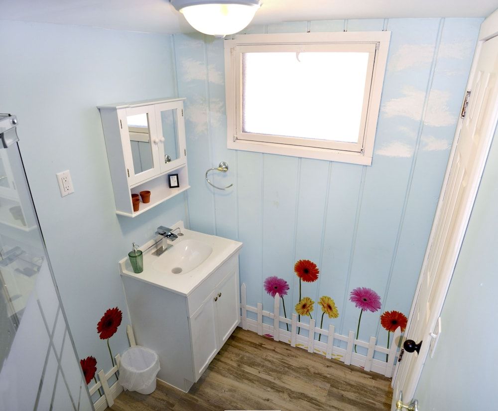 Whitehall Cottages Basic Room, 2 Double Beds, Non Smoking 8