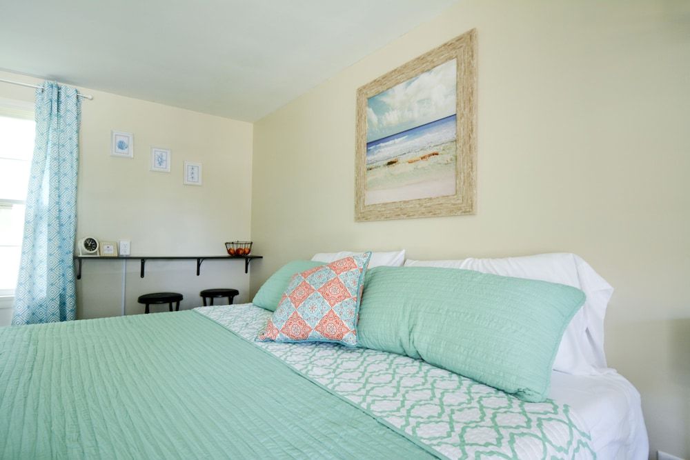 Whitehall Cottages Basic Room, 1 King Bed, Non Smoking 3