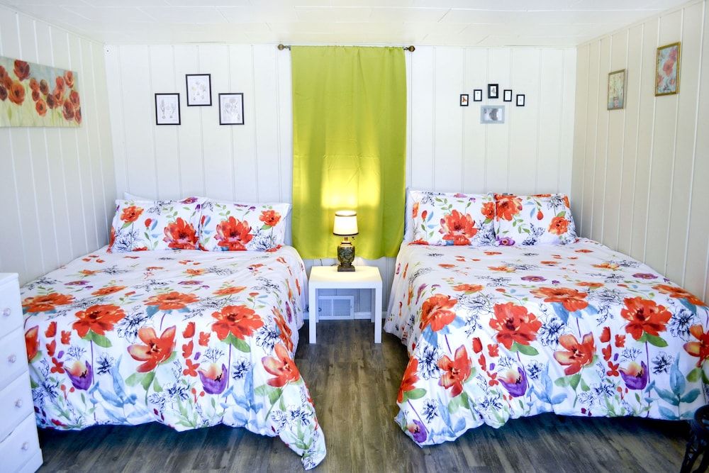 Whitehall Cottages Basic Room, 2 Double Beds, Non Smoking 7