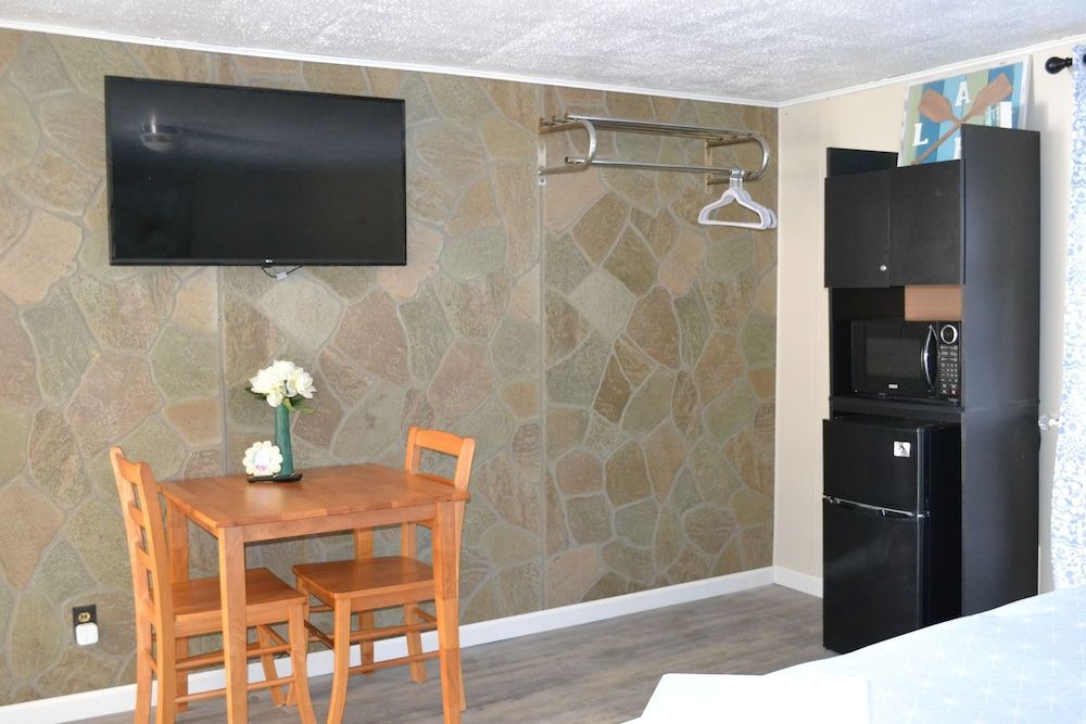 Whitehall Cottages Basic Room, 1 King Bed, Non Smoking 2