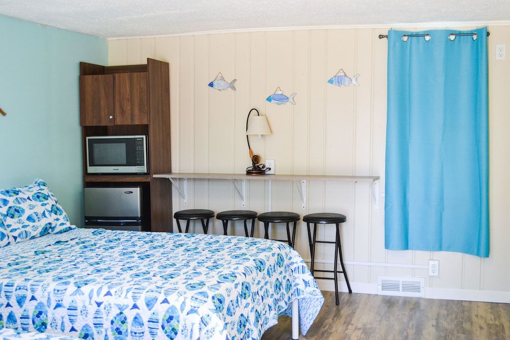 Whitehall Cottages Basic Room, 2 Double Beds, Non Smoking 3