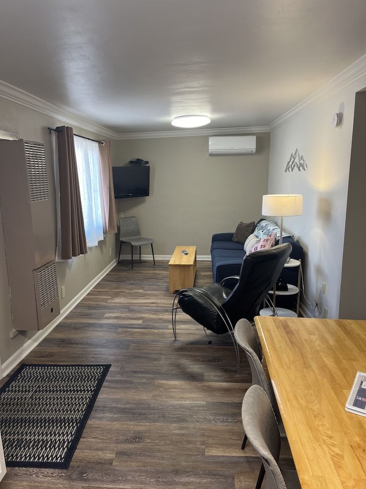 Woodland Motel Family Suite, 2 Bedrooms 6