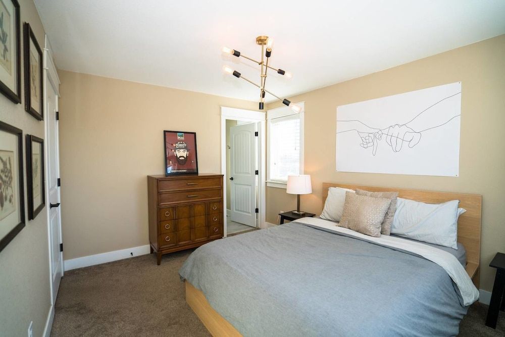 House (2 Bedrooms)