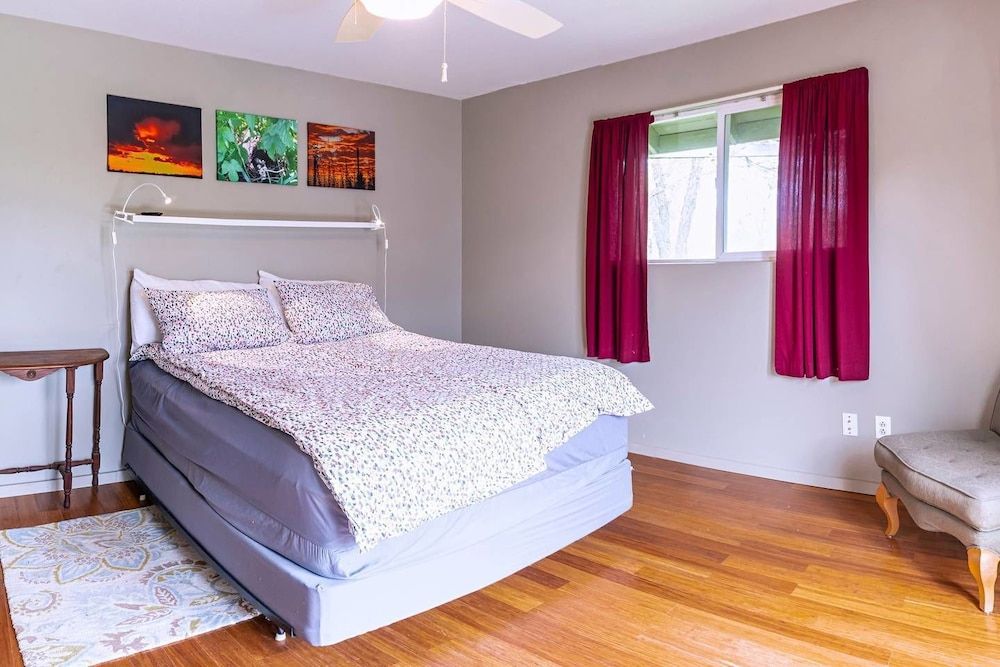 Studio (2 Bedrooms)