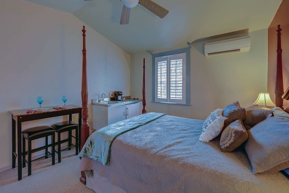 Luxury Suite, 1 Queen Bed, Terrace