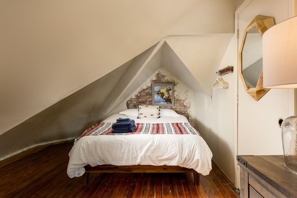 Loft, Multiple Beds
