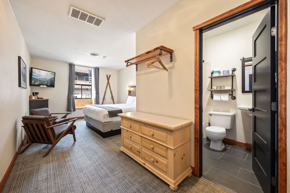 Hotel Leavenworth King Suite Dreams 14