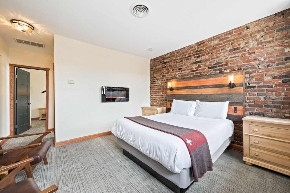 Hotel Leavenworth Two Bedroom Suite 5