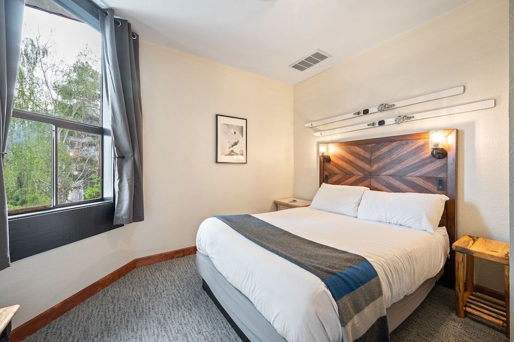 Hotel Leavenworth Two Bedroom Suite 16