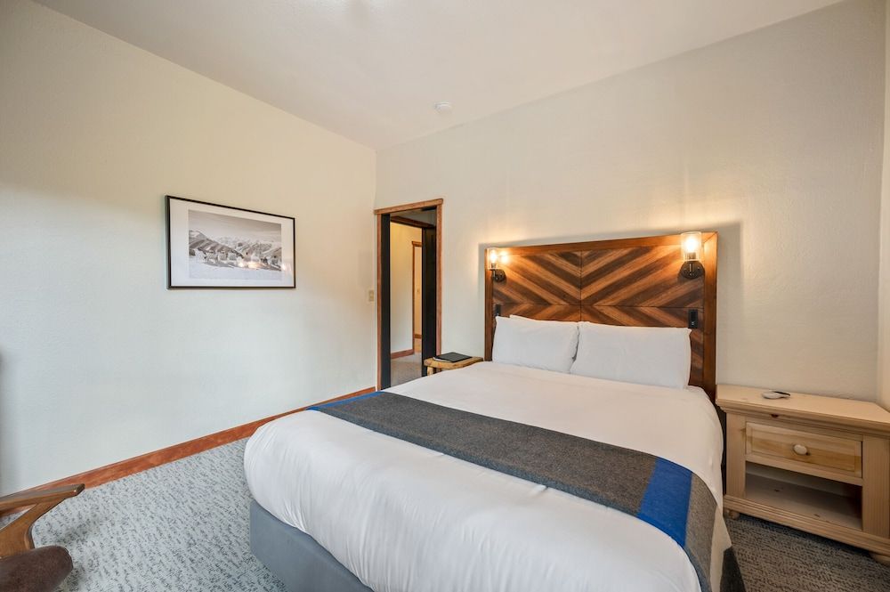 Hotel Leavenworth Two Bedroom Suite 15