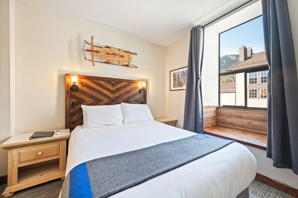 Hotel Leavenworth Cozy Queen 8