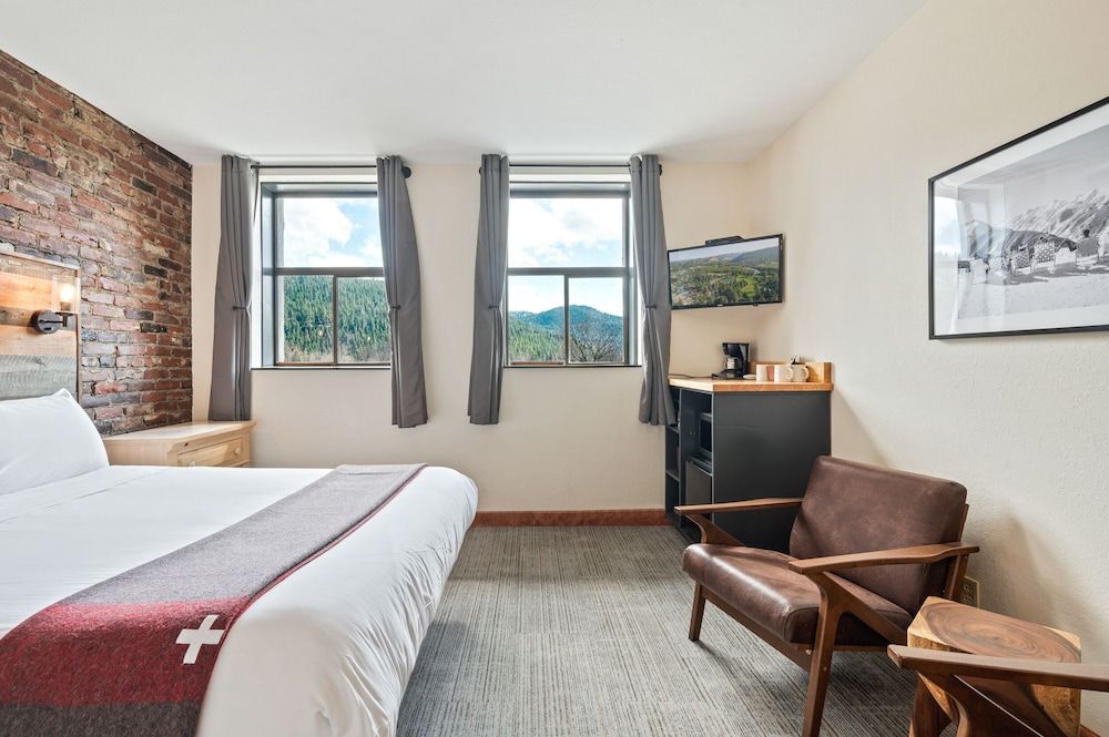 Hotel Leavenworth Two Bedroom Suite 7