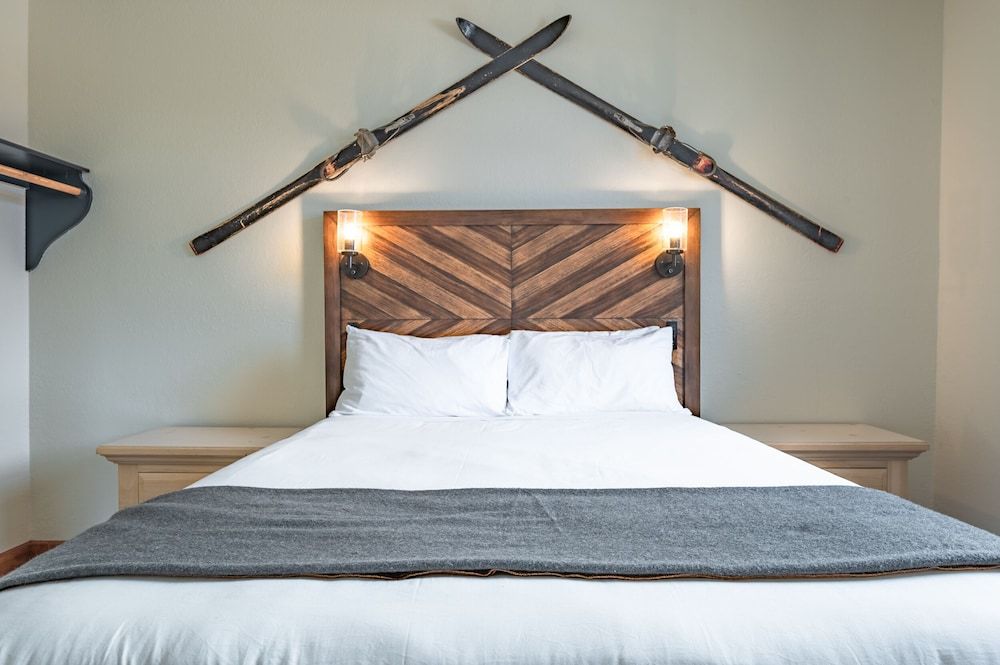 Hotel Leavenworth Two Bedroom Suite 11