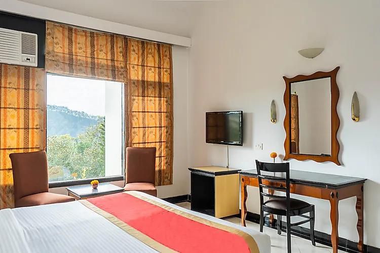 Country Inn Nature Resort Bhimtal Deluxe Room 3