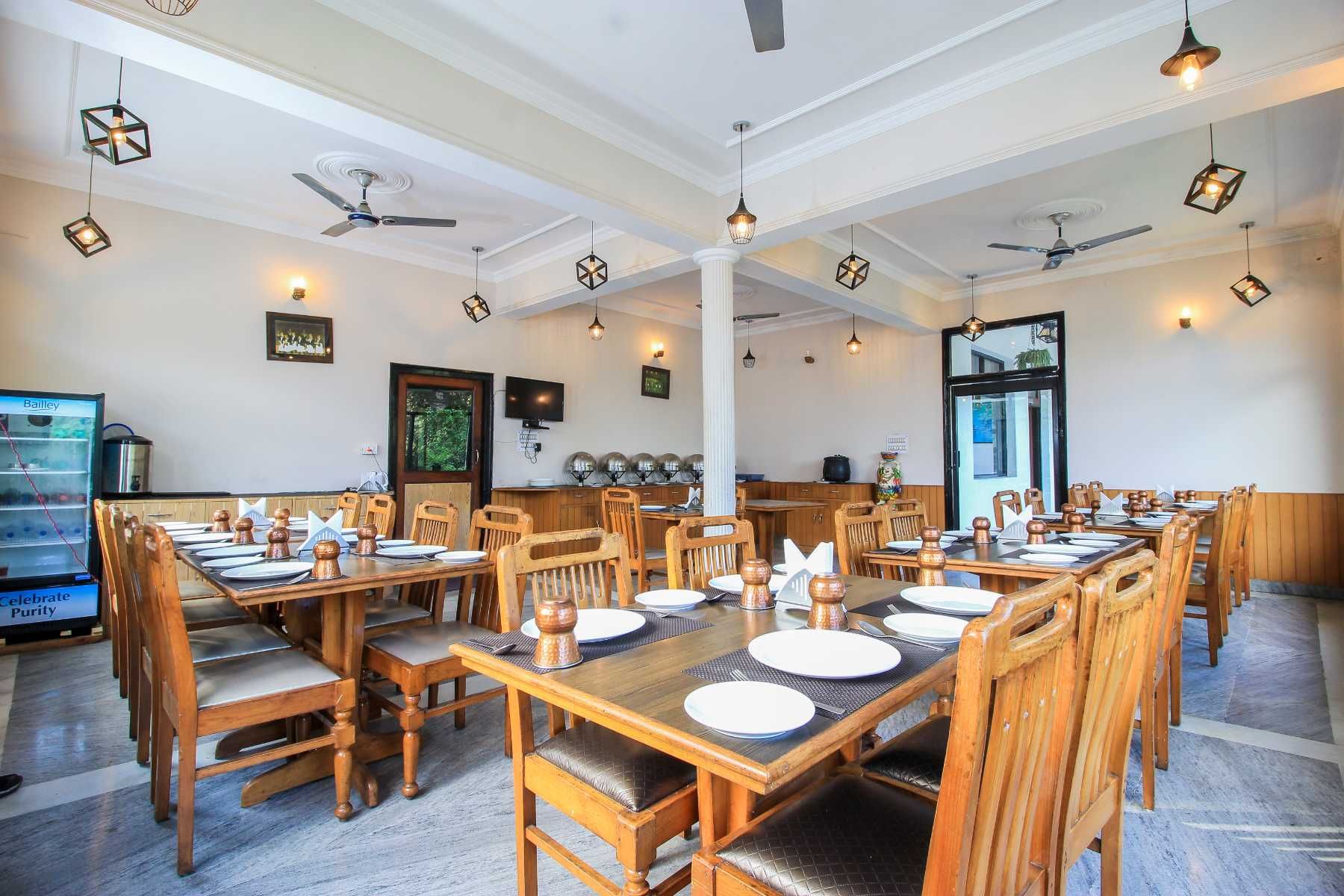 Food & Dining