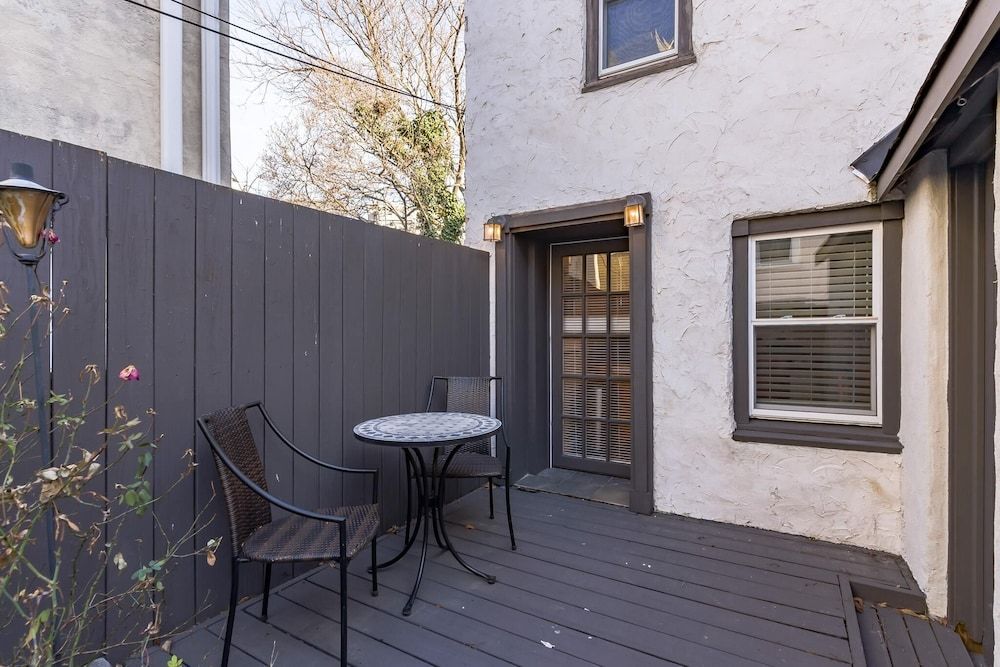 undefined 564 1/2 North Judson 4