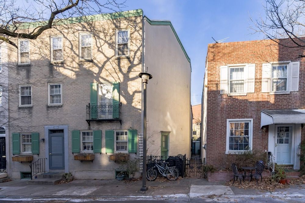 undefined 564 1/2 North Judson 3