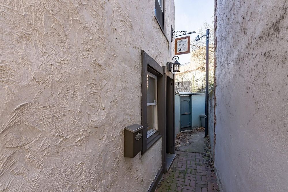 undefined 564 1/2 North Judson 2