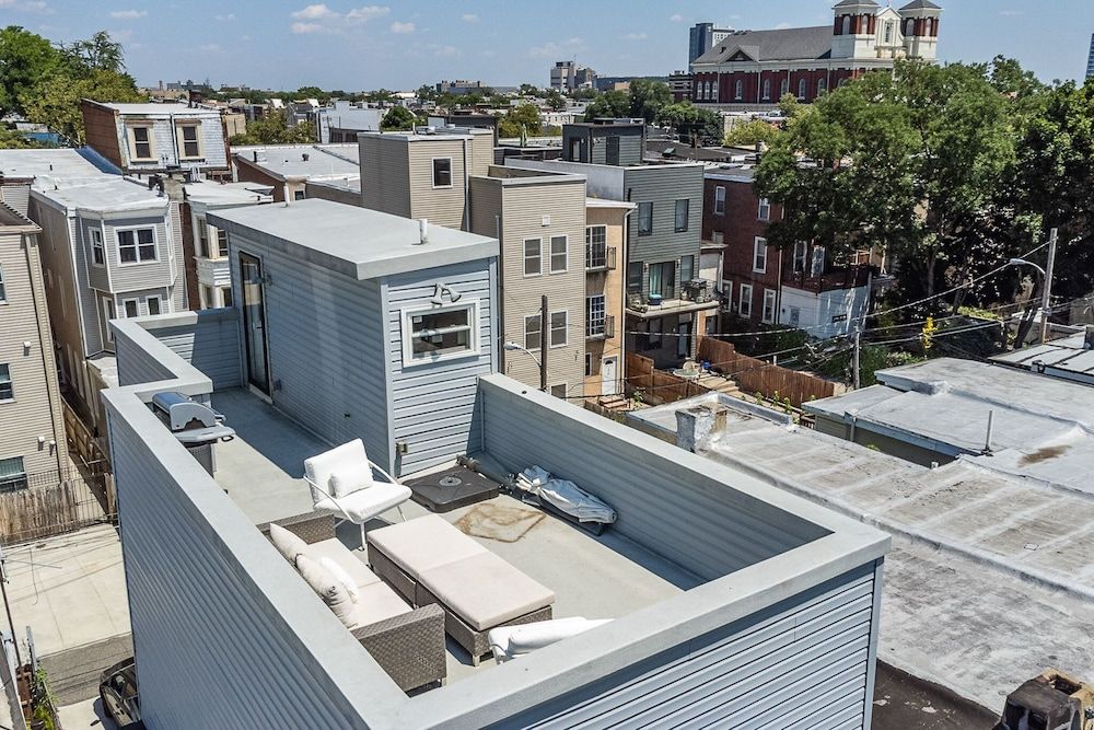 Trendy Fairmount Gem Roof Deck Basic House 17