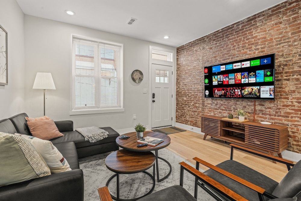 Trendy & Cozy Fishtown GameRoom Basic House 2
