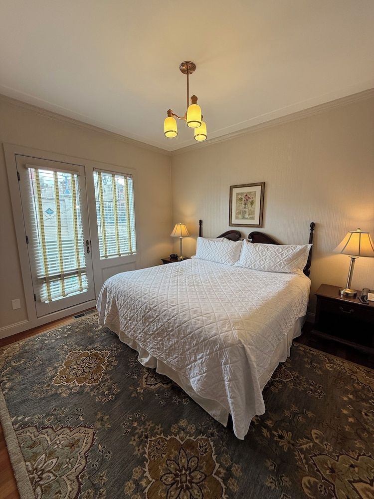 undefined Penn's View Hotel 4