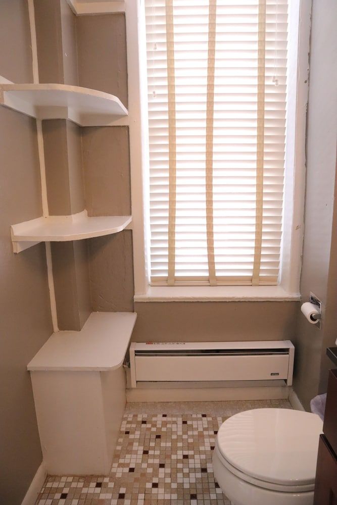 Midtown Suites Luxury Suite (402) 8