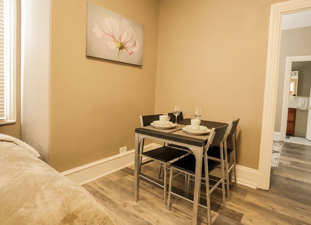 Midtown Suites Luxury Suite (402) 2