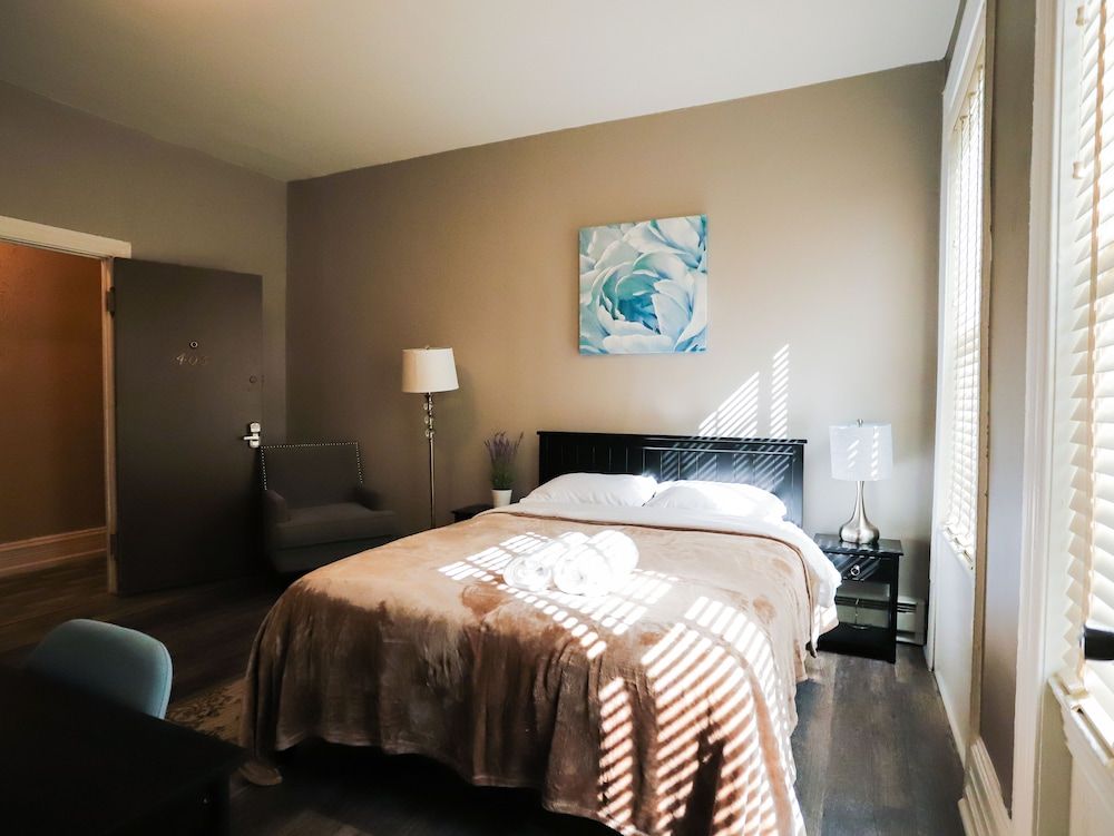 undefined Midtown Suites 3