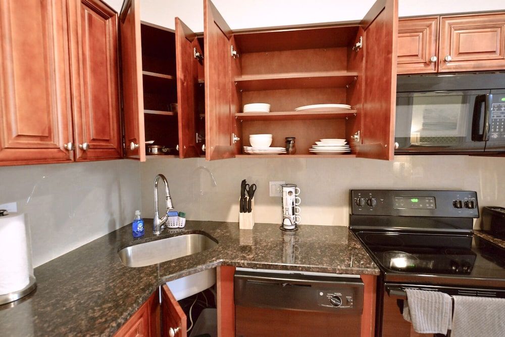 Wood Extended Suites Premium Condo 3