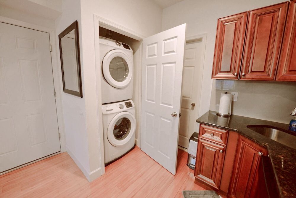 Wood Extended Suites Premium Condo 5