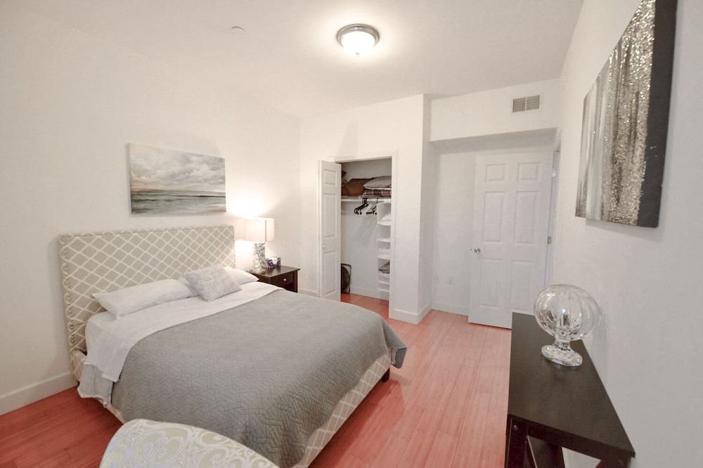 undefined Wood Extended Suites 10