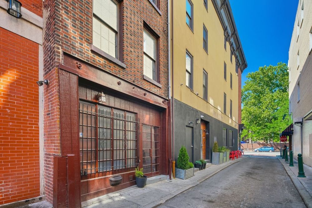 undefined Strawberry House Philadelphia Old City 2