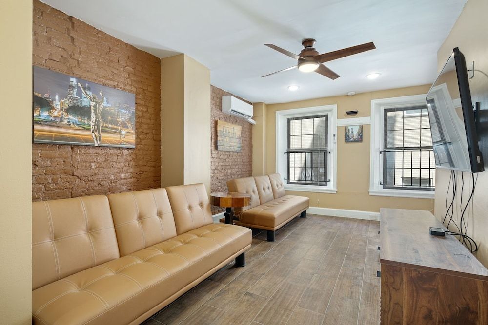 Strawberry House Philadelphia Old City House 9