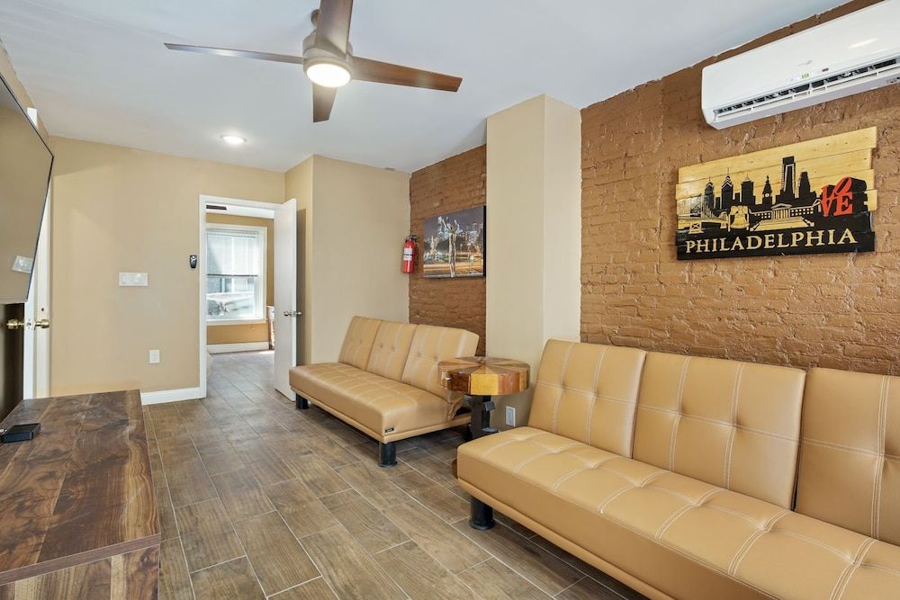 Strawberry House Philadelphia Old City House 10