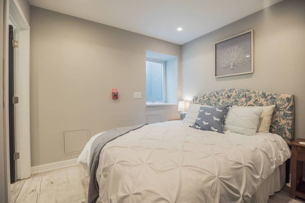 undefined 755 Capitol - B 8