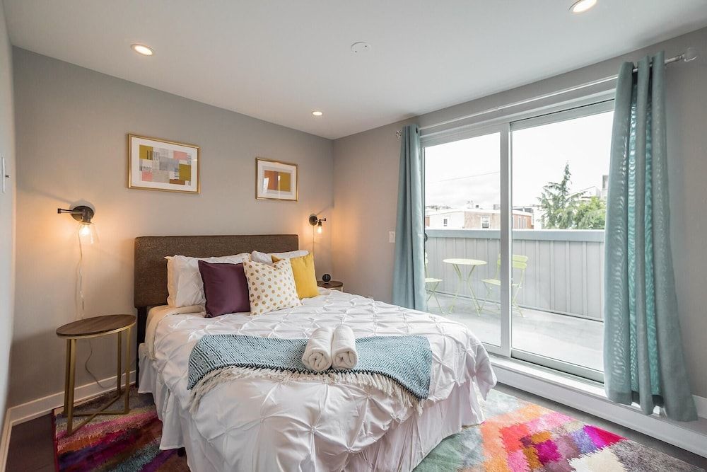 undefined 755 Capitol - C 8