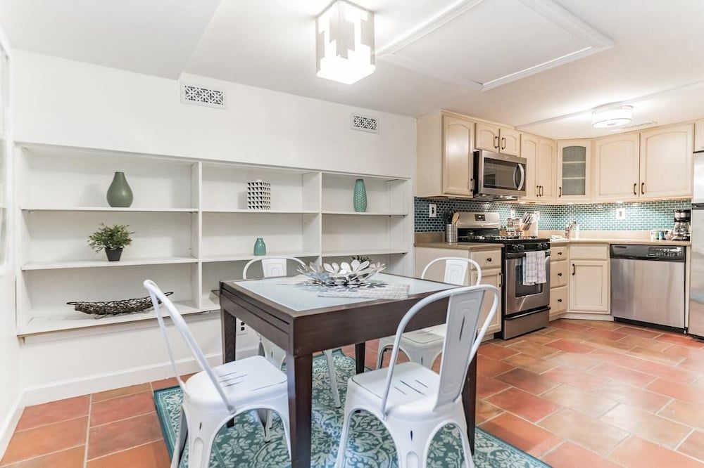 undefined 229 Fulton St 2