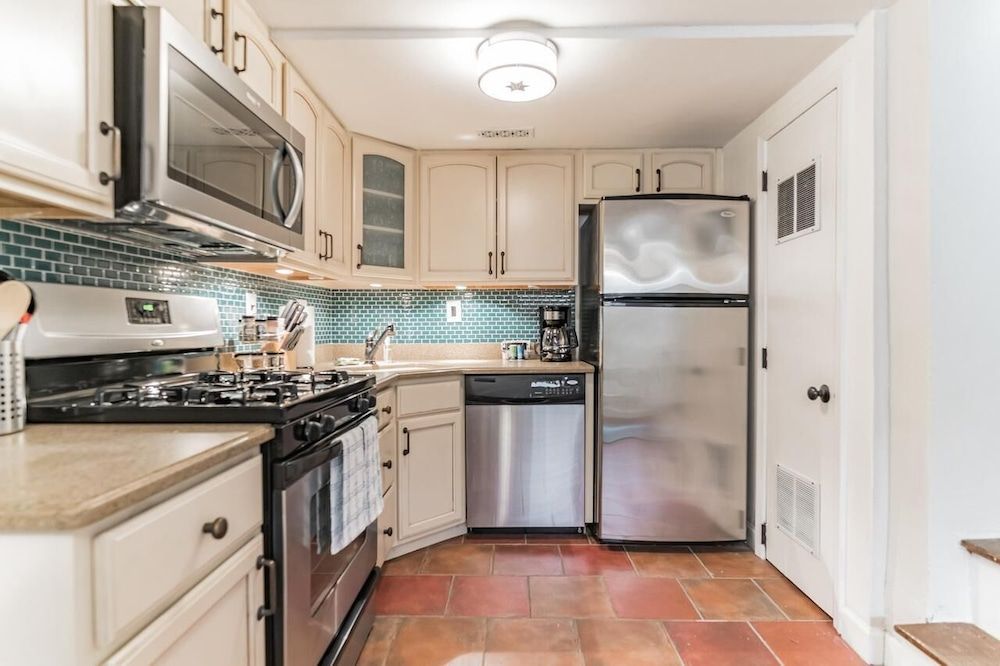 undefined 229 Fulton St 9